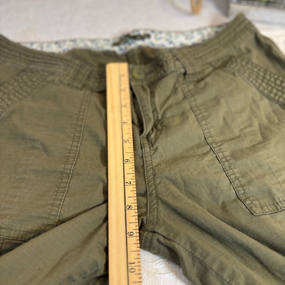 PRANA Pants Capri Cargo Outdoor Women’s Pant Size 10. Army Green. See note. - Picture 13 of 13